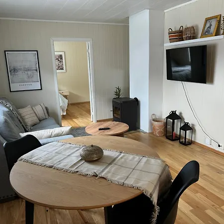 Walo Apartments Tromsdalen - Close To Cable Car And Arctic Cathedral, 10 Min By Bus To City Centre, Free Parking Tromso Exterior photo