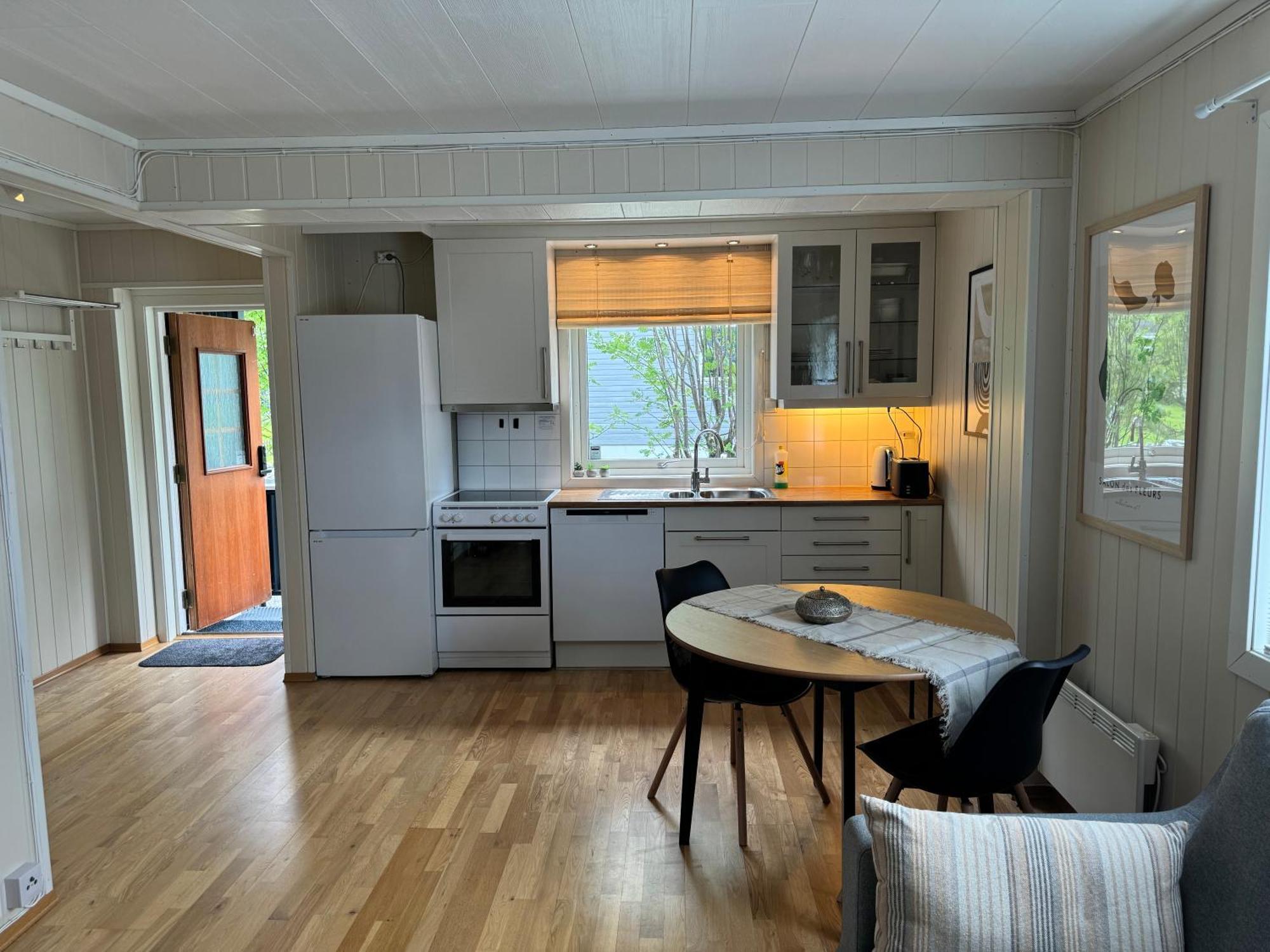 Апартаменты Walo Tromsdalen - Close To Cable Car And Arctic Cathedral, 10 Min By Bus To Centre, Free Parking *